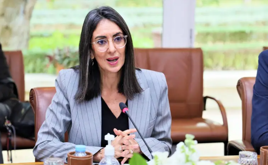 فتاح: قمنا بتسوية 23% من عقود المقاولات العامة ونسعى لتحسين الخصخصة والإدارة. فتاح: قمنا بتسوية 23% من عقود المقاولات العامة ونسعى لتحسين الخصخصة والإدارة.