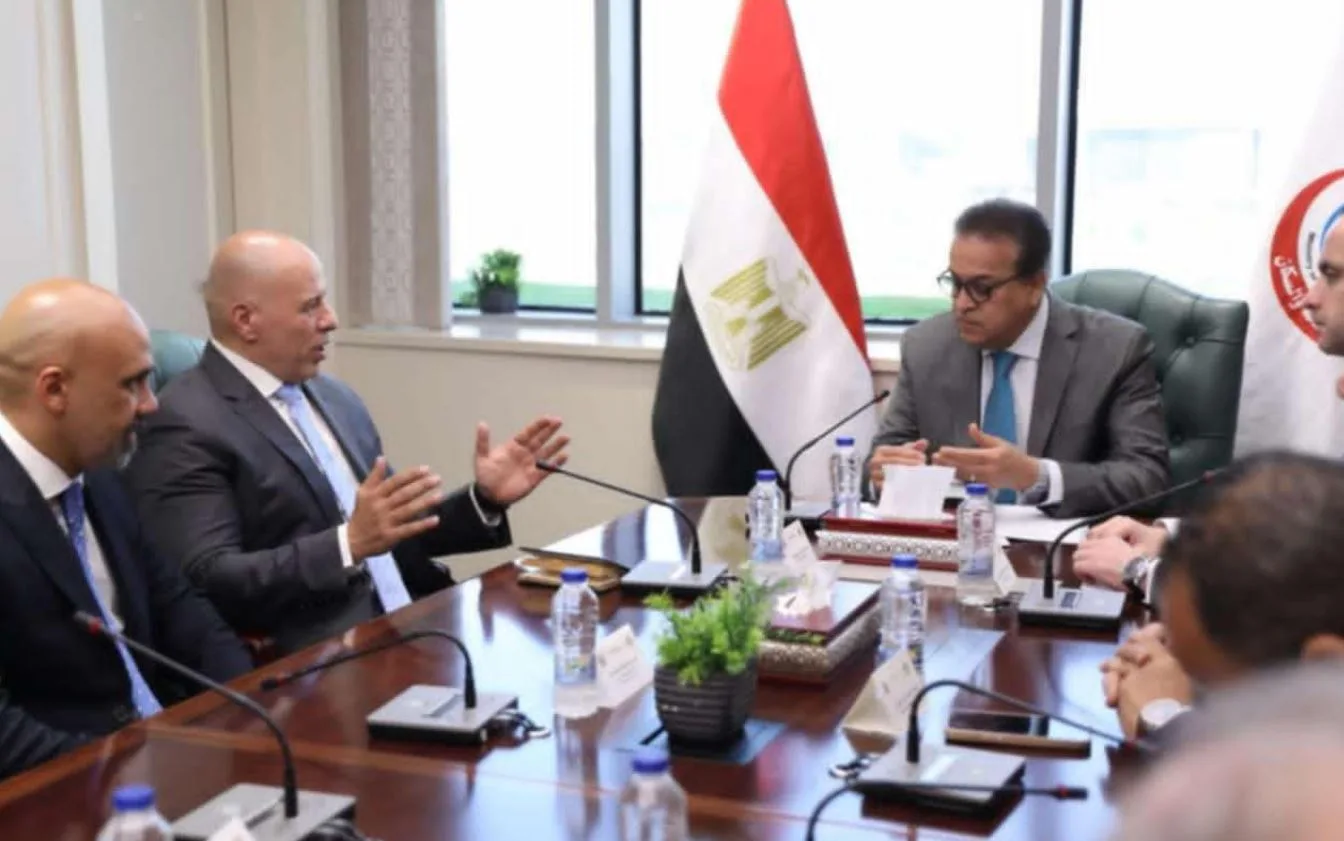 وزير الصحة يلتقي بمدير شركة جنرال إلكتريك للرعاية الصحية لمناقشة تصنيع أجهزة السونار محلياً في مصر
