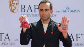 خالد عبدالله قبل عرض Massive Attack: عندما تدافع عن فلسطين تكتشف نفسك وتجد شعبك ويجدك شعبك.