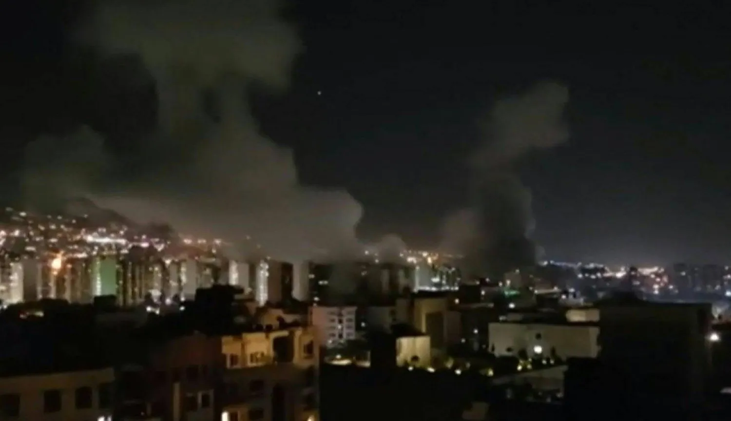 657 شخصًا لقوا حتفهم نتيجة الضربات الجوية الإسرائيلية على إيران خلال أسبوع. 657 شخصًا لقوا حتفهم نتيجة الضربات الجوية الإسرائيلية على إيران خلال أسبوع.