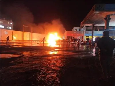 مصرع سائق سيارة بنزين جراء حريق في محطة وقود بالعاشر من رمضان