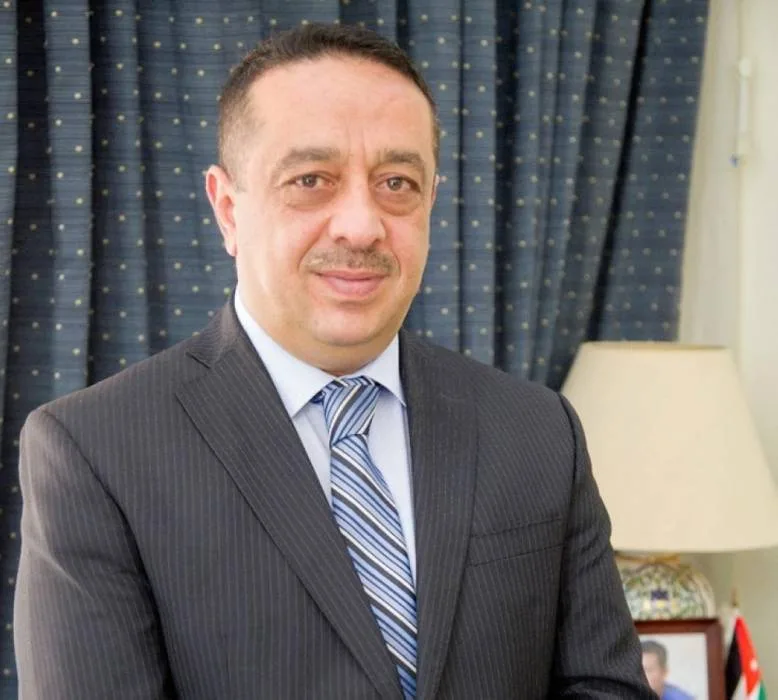 الداوود يتولى رئاسة مجلس أمناء الأكاديمية العالمية للتجارة الإلكترونية واللوجستيات