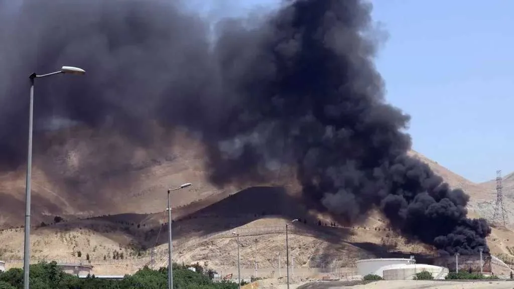 إيران عبر البث المباشر: عاجل | الجيش الإسرائيلي ينفذ غارات جوية على منشآت عسكرية إيرانية قرب طهران