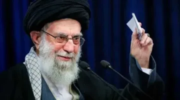 خامنئي يسعى لانتقال منظم وسريع… المرشد الإيراني يتناول ثلاثة أسماء في حالة تعرضه للاغتيال