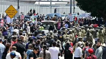 عاجل: مظاهرات في لوس أنجلوس تطالب بوقف الهجمات الإسرائيلية والأمريكية على إيران