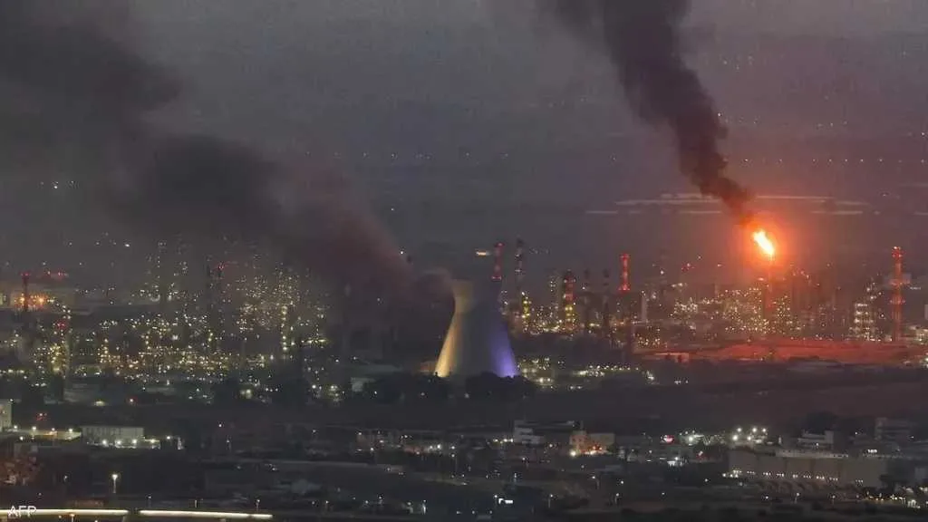 أحدث المستجدات في إيران: الحرس الثوري يؤكد أن طهران ستتصدى لأي انتهاك لسيادتها ورسالتها إلى واشنطن وحلفائها تم إيصالها. أحدث المستجدات في إيران: الحرس الثوري يؤكد أن طهران ستتصدى لأي انتهاك لسيادتها ورسالتها إلى واشنطن وحلفائها تم إيصالها.