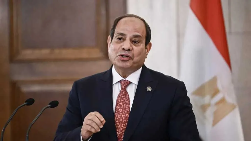 الرئيس السيسي يعزز علاقات الصداقة مع موزمبيق ويهنئها بذكرى استقلالها