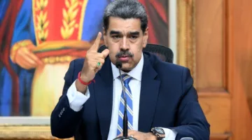 رئيس فنزويلا يعبر عن تضامنه مع إيران ويدعو لإنهاء “جنون” نتنياهو.