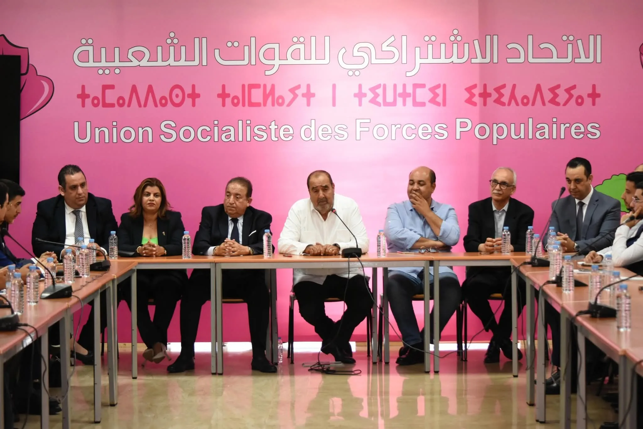“الورد” يرد على بنكيران: هجومكم علينا أصبح حرفة وحرباً قذرة تفتقر إلى الأخلاق. “الورد” يرد على بنكيران: هجومكم علينا أصبح حرفة وحرباً قذرة تفتقر إلى الأخلاق.