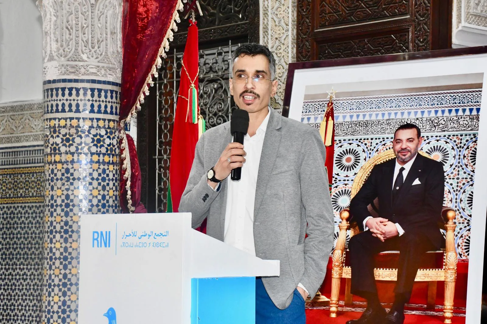 عضو قيادي في الأحرار: لشكر يتمسك بمواقفه رغم التحديات وعودة المهاجري لا تثير مخاوفنا عضو قيادي في الأحرار: لشكر يتمسك بمواقفه رغم التحديات وعودة المهاجري لا تثير مخاوفنا