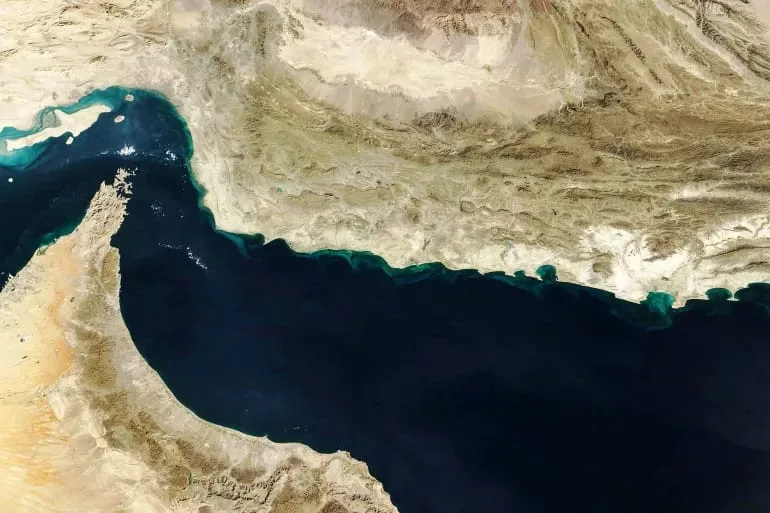 إمكانية إغلاق إيران لمضيق هرمز وواشنطن تعتبر هذه الخطوة انتحارية
