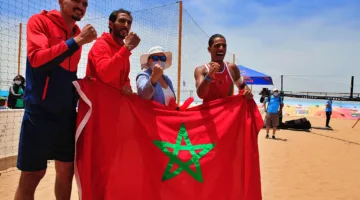 المنتخبات المغربية تحقق انتصارها في البطولة الإفريقية للكرة الطائرة الشاطئية وتؤهل نفسها لبطولة العالم.