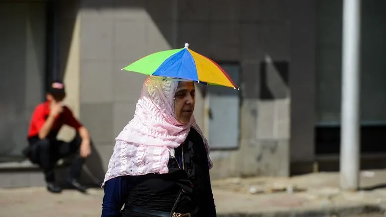 درجات حرارة قياسية في المغرب: سيدي سليمان تتصدر القائمة بـ47.7 درجة مع توقع انخفاض يوم الثلاثاء درجات حرارة قياسية في المغرب: سيدي سليمان تتصدر القائمة بـ47.7 درجة مع توقع انخفاض يوم الثلاثاء
