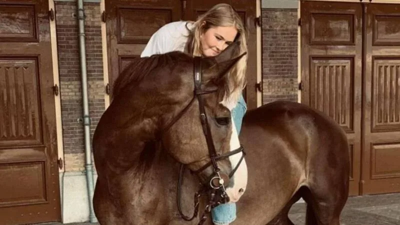 هولندا: الأميرة أماليا، ولية العهد، تتعافى بعد حادثة في ركوب الخيل هولندا: الأميرة أماليا، ولية العهد، تتعافى بعد حادثة في ركوب الخيل