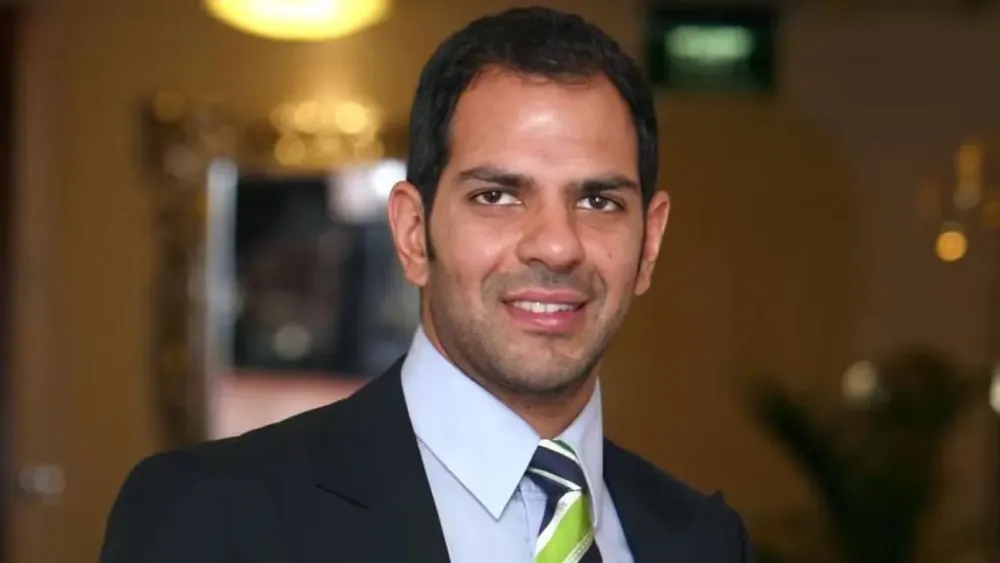 «نحلة غير متوقعة تودي بحياة الملياردير الهندي سانجاي كابور» «نحلة غير متوقعة تودي بحياة الملياردير الهندي سانجاي كابور»