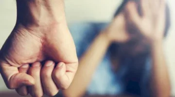 جزائرية تطلب المساعدة من الشرطة في بولاق الدكرور: “زوجها اعتدى عليها بالضرب وأخرجها إلى الشارع”