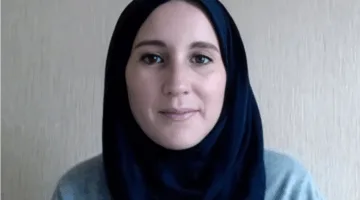 “السيدة التي اجتازت طهران” .. كيف نجحت “كاثرين بيريز” في الإيقاع بـ 100 مسؤول إيراني؟