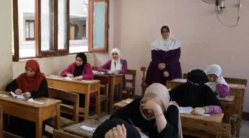 طلاب الثانوية الأزهرية في الإسكندرية يختبرون مادة النحو