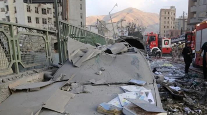 الجيش الإسرائيلي يعلن عن ضربات ضد مراكز قيادة فيلق القدس في طهران الجيش الإسرائيلي يعلن عن ضربات ضد مراكز قيادة فيلق القدس في طهران