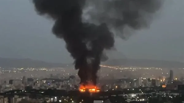 تقارير إيرانية: سماع أصوات انفجارات متعددة في مدينتي مهرشهر وكرج بالقرب من طهران تقارير إيرانية: سماع أصوات انفجارات متعددة في مدينتي مهرشهر وكرج بالقرب من طهران