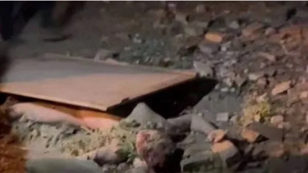 مشهد مستوحى من غزة: استشهاد طفل إيراني خلال الهجمات الإسرائيلية على إيران مشهد مستوحى من غزة: استشهاد طفل إيراني خلال الهجمات الإسرائيلية على إيران