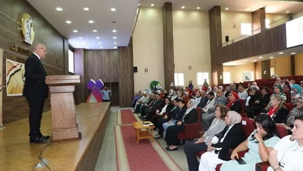 محافظ القاهرة: الدولة تمنح أهمية كبيرة لتمكين المرأة وتعزيز مكانتها. محافظ القاهرة: الدولة تمنح أهمية كبيرة لتمكين المرأة وتعزيز مكانتها.