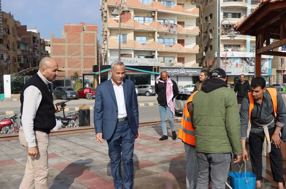 السكرتير العام المساعد لمحافظة بني سويف يراجع جهود النظافة وإزالة العوائق في مركز الواسطى السكرتير العام المساعد لمحافظة بني سويف يراجع جهود النظافة وإزالة العوائق في مركز الواسطى