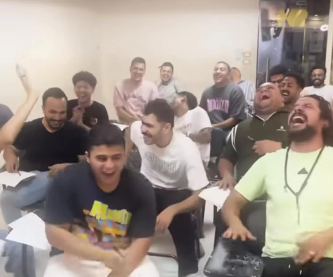 فيديو اليوتيوبر أحمد رمزي يتسبب في تفاعل واسع ويحقق 6 ملايين مشاهدة خلال أقل من يوم في امتحان خيالي فيديو اليوتيوبر أحمد رمزي يتسبب في تفاعل واسع ويحقق 6 ملايين مشاهدة خلال أقل من يوم في امتحان خيالي