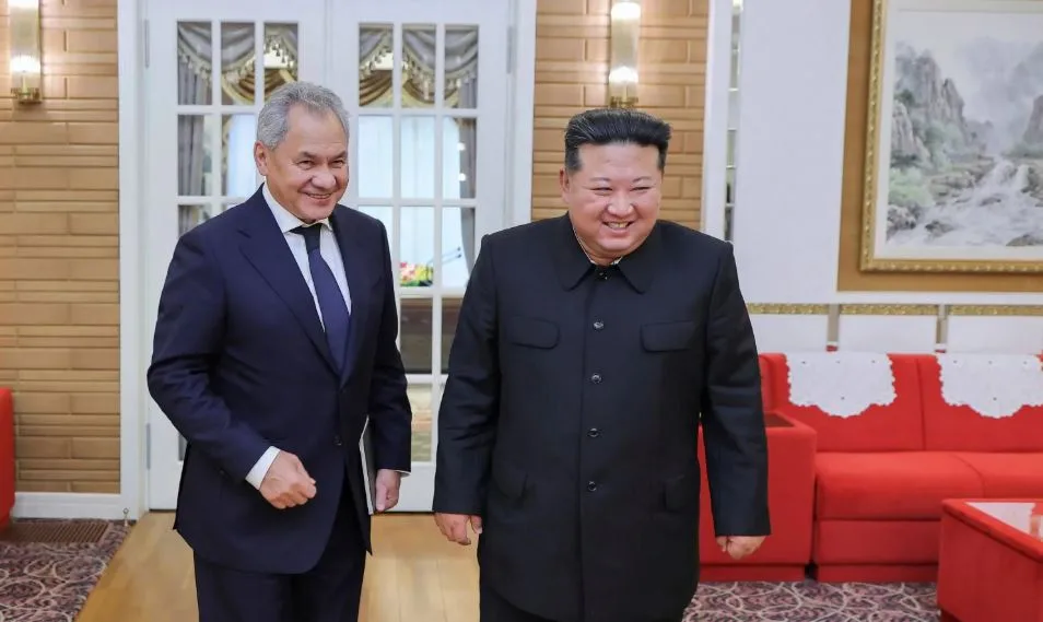 سكرتير مجلس الأمن الروسي يصل إلى بيونغ يانغ ويجتمع بالزعيم كيم جونغ أون