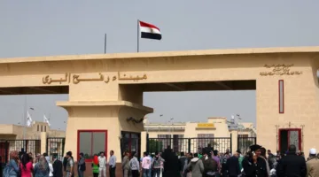 9,605 أسر من الجرحى والمرضى محاصَرة في مصر