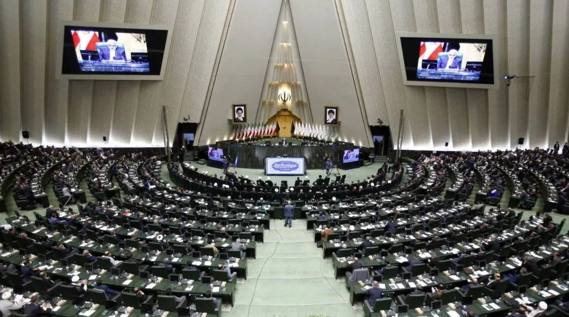 ألمانيا تطالب إيران بإعادة النظر في قرارها بوقف التعاون مع الوكالة الدولية للطاقة الذرية. ألمانيا تطالب إيران بإعادة النظر في قرارها بوقف التعاون مع الوكالة الدولية للطاقة الذرية.