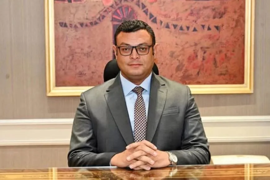 وزير الإسكان: استمرار استبدال كشافات الإنارة الصوديومية وإزالة التوصيلات غير القانونية للمياه في المدن الجديدة