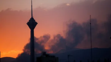 إسرائيل تستهدف مرافق مدنية ومرافق أساسية في إيران.