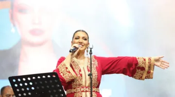 لمنور تفتتح فصل الصيف بأغنية خليجية جديدة