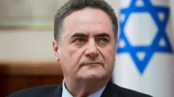 وزير الدفاع الإسرائيلي يعد بالاستمرار في قصف المواقع الإيرانية وإضعاف برنامجها النووي