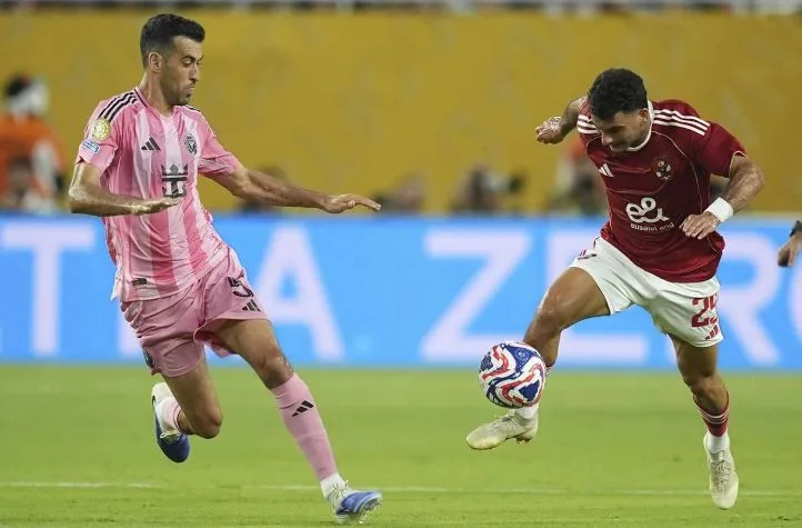 شوبير: من لا يدعم الأهلي في كأس العالم “فليتحدث بما هو خير أو ليصمت” شوبير: من لا يدعم الأهلي في كأس العالم “فليتحدث بما هو خير أو ليصمت”
