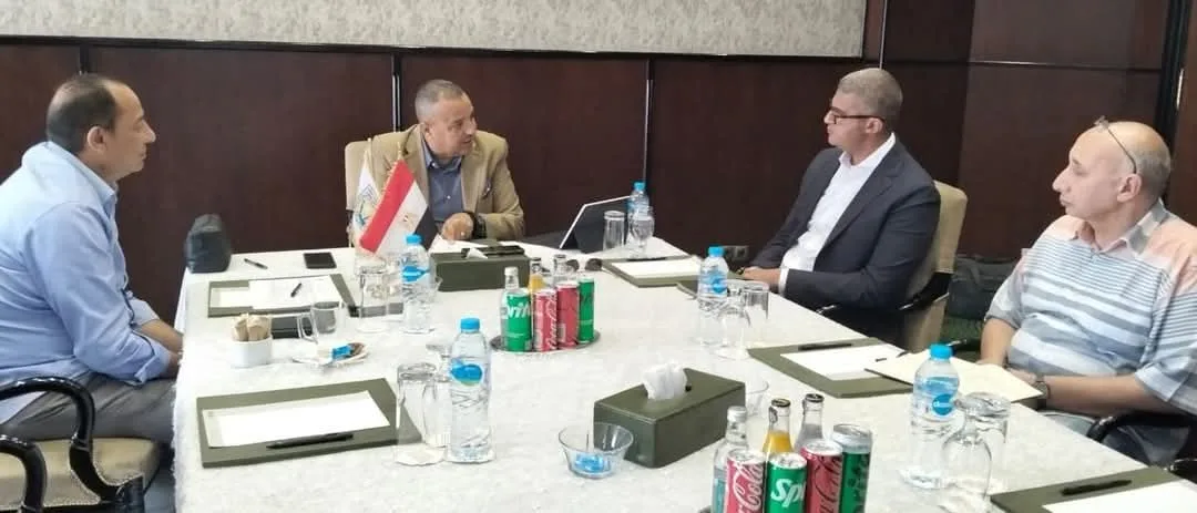 محافظ جنوب سيناء يوجه بتعزيز أساليب المتابعة وتفعيل نظام المراسلات الإلكترونية محافظ جنوب سيناء يوجه بتعزيز أساليب المتابعة وتفعيل نظام المراسلات الإلكترونية