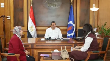 الشاذلي يستكشف إمكانية تنفيذ مشاريع تبرز السويس على الساحة السياحية