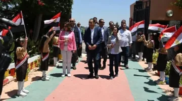 رئيس الوزراء يزور مدرسة رزق درويش الابتدائية في زاوية صقر بالبحيرة