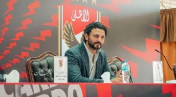 بعد تعادل الأهلي، حسام غالي يستهزئ بأداء اللاعبين وينتقد ريبيرو.