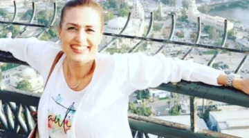 قصة سيمون: الفتاة التي غنت قبل أن يبدأ الحديث.