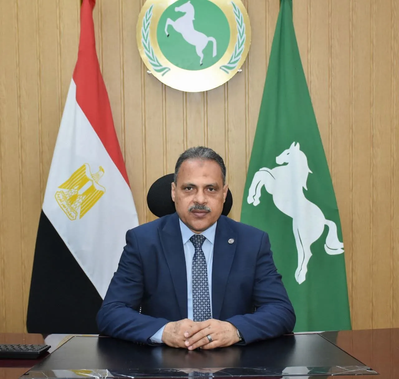 محافظ الشرقية يعبر عن حزنه لوفاة السيدة نسرين محمد أحمد، فنية تمريض بالإدارة الصحية بمدينة العاشر من رمضان.