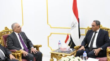 رئيس البنك الزراعي المصري يناقش مع محافظ قنا تأسيس شركة لمعالجة مخلفات قصب السكر والموز