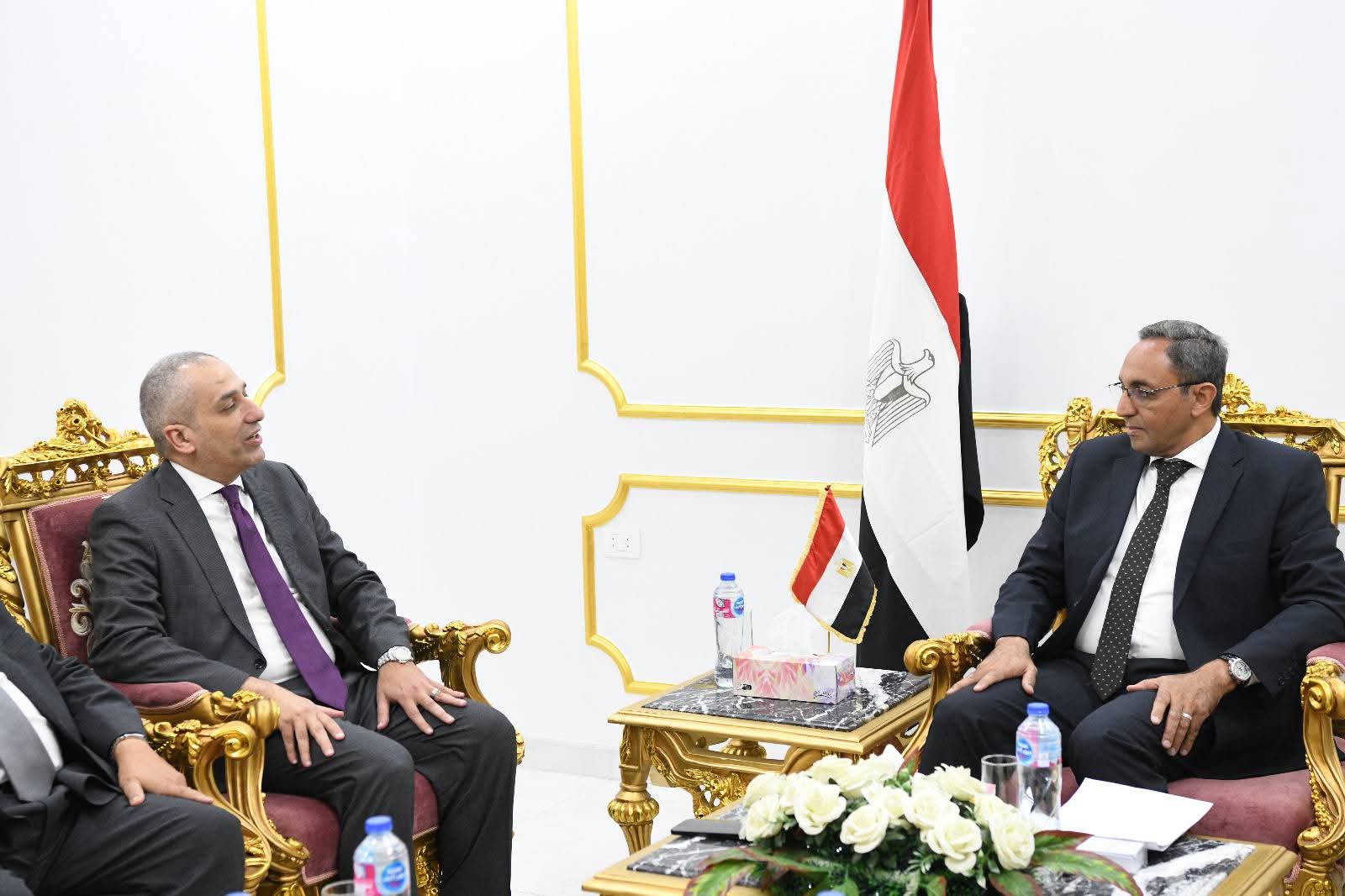 رئيس البنك الزراعي المصري يناقش مع محافظ قنا تأسيس شركة لمعالجة مخلفات قصب السكر والموز رئيس البنك الزراعي المصري يناقش مع محافظ قنا تأسيس شركة لمعالجة مخلفات قصب السكر والموز