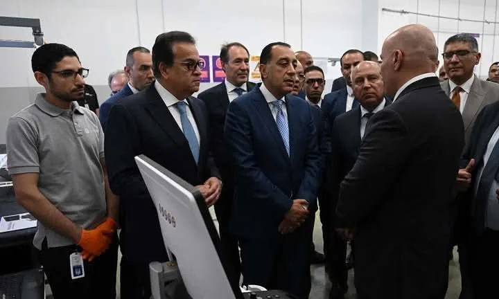 رئيس الوزراء يزور مشروع إنشاء أول مصنع في مصر لتصنيع أجهزة السونار والرنين المغناطيسي في مدينة السادس من أكتوبر رئيس الوزراء يزور مشروع إنشاء أول مصنع في مصر لتصنيع أجهزة السونار والرنين المغناطيسي في مدينة السادس من أكتوبر