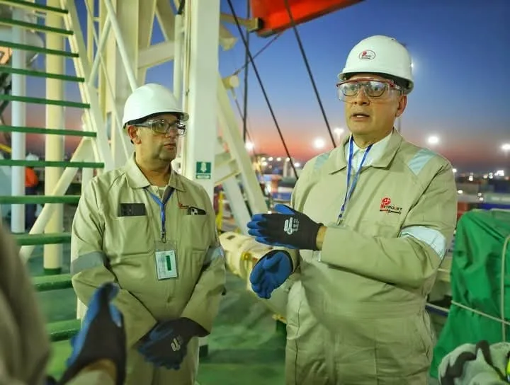 وزير البترول يقوم بزيارة تفقدية لميناء العين السخنة لمتابعة استعدادات سفينة التغييز “ENERGOS ESKIMO” وزير البترول يقوم بزيارة تفقدية لميناء العين السخنة لمتابعة استعدادات سفينة التغييز “ENERGOS ESKIMO”