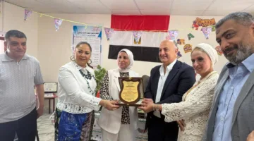احتفال مدرسة وادي القمر بفوزها بالمركز الأول في محافظة الإسكندرية