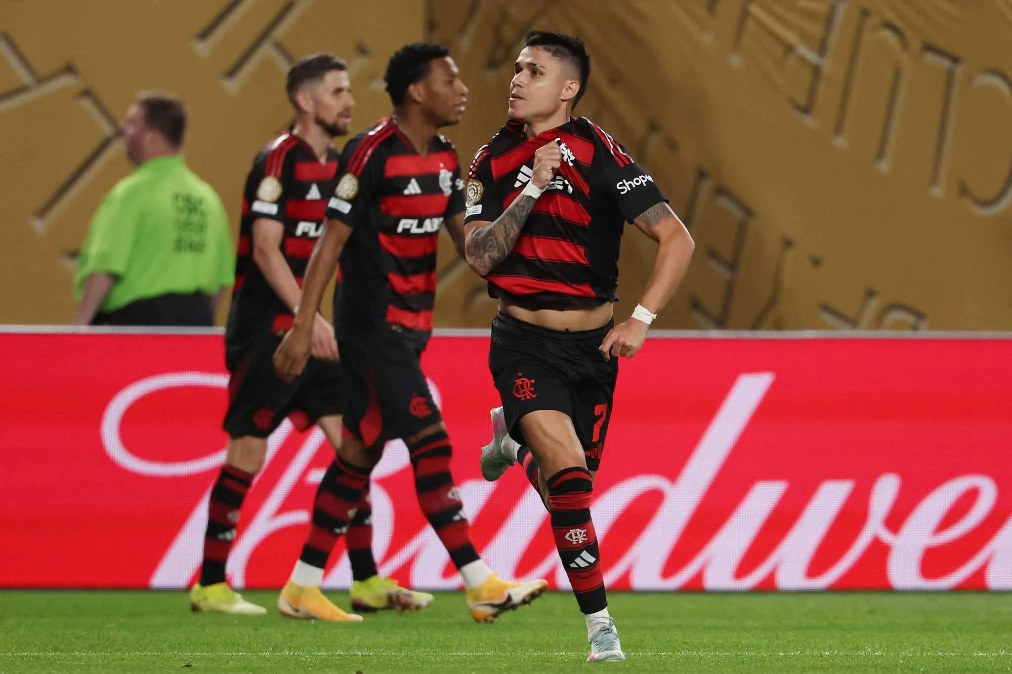 فلامنجو يتصدر المتأهلين إلى الدور الثاني من كأس العالم للأندية فلامنجو يتصدر المتأهلين إلى الدور الثاني من كأس العالم للأندية