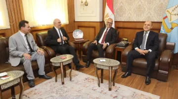 وزير العمل ومحافظ كفر الشيخ يتناولان قضايا التدريب
