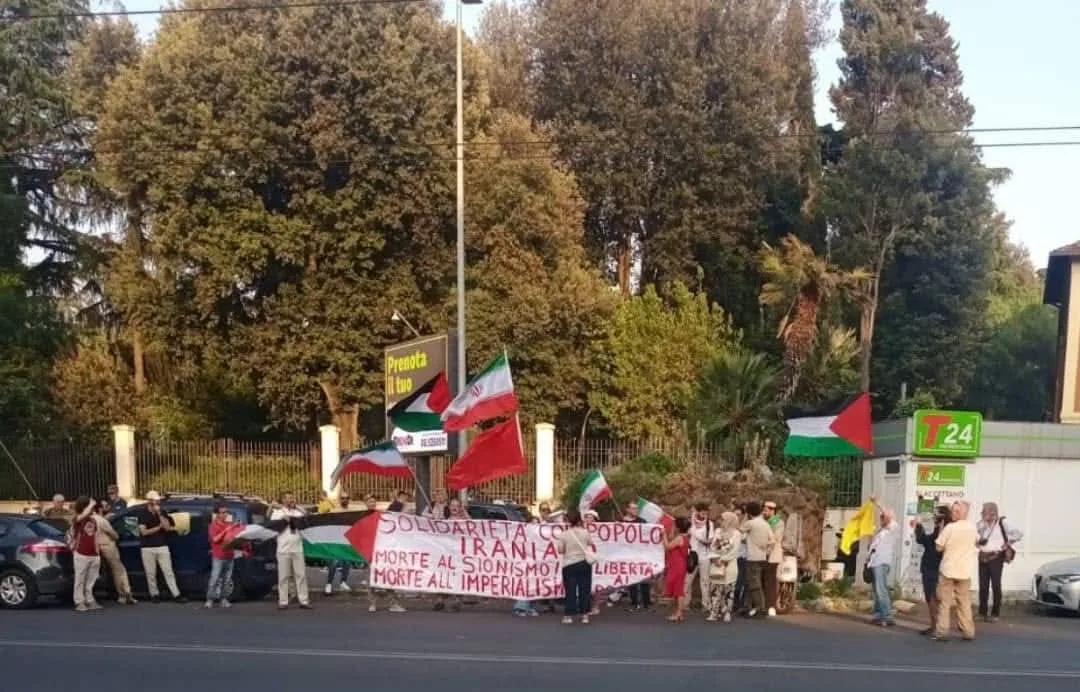 تظاهرة في روما احتجاجًا على العدوان الإسرائيلي ضد الجمهورية الإسلامية الإيرانية